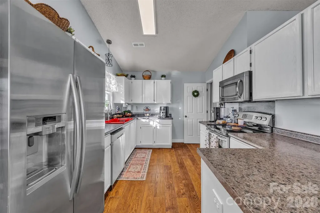 1959 8th Street SE Hickory NC 28602