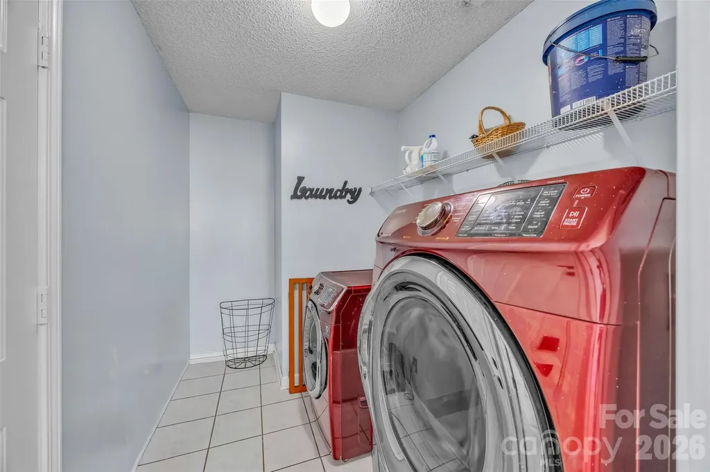 1959 8th Street SE Hickory NC 28602