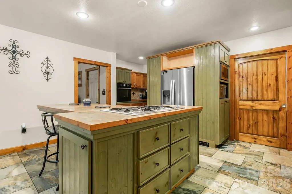 4586 Charlotte Street Conover NC 28613