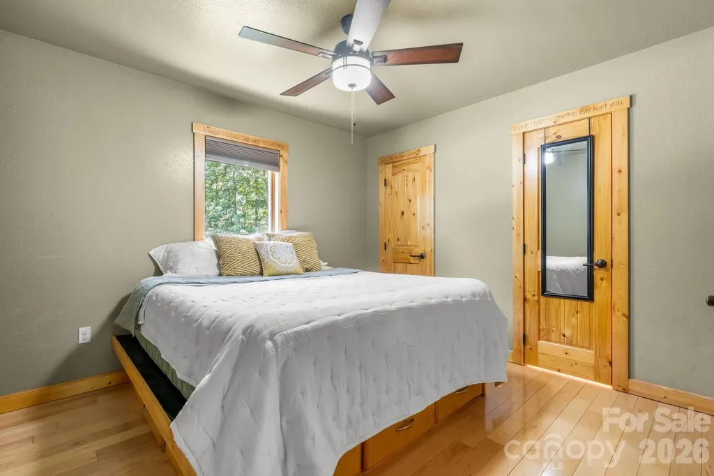 4586 Charlotte Street Conover NC 28613