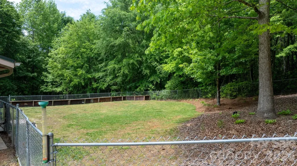 4586 Charlotte Street Conover NC 28613