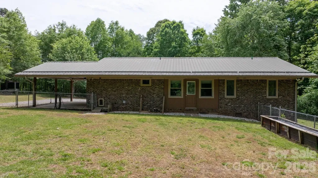 4586 Charlotte Street Conover NC 28613