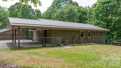 4586 Charlotte Street Conover NC 28613