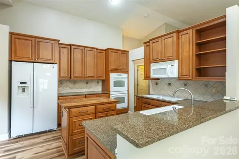 50 Clear Creekside Drive Hendersonville NC 28792