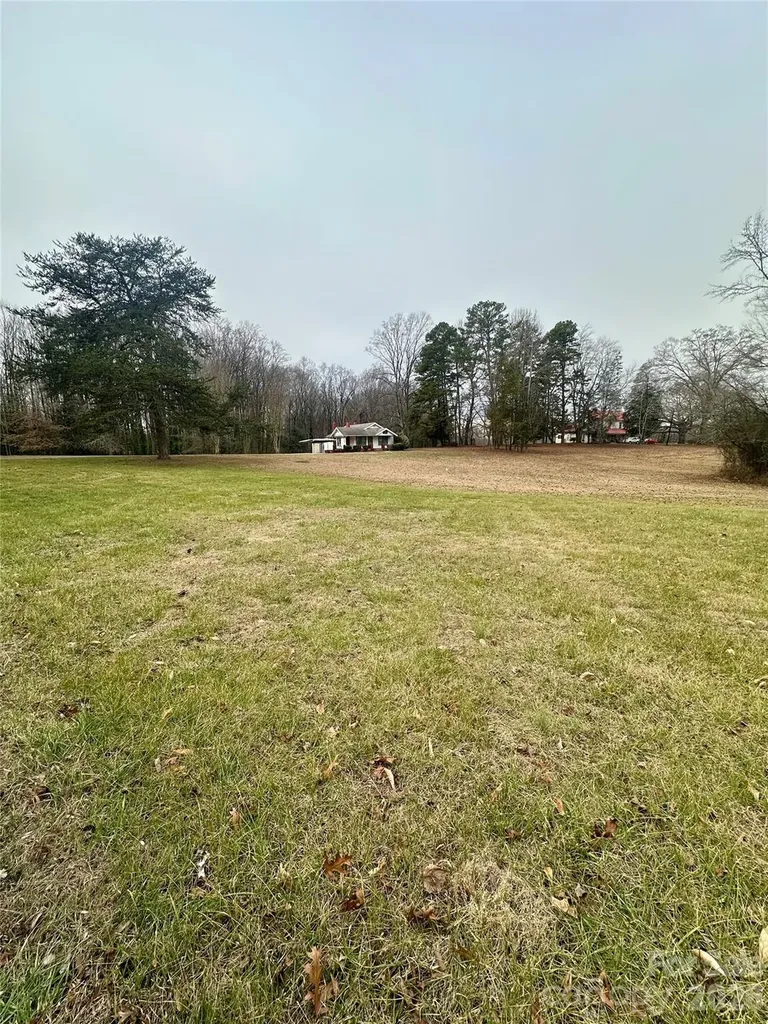 1021 N 14th Street Bessemer City NC 28016