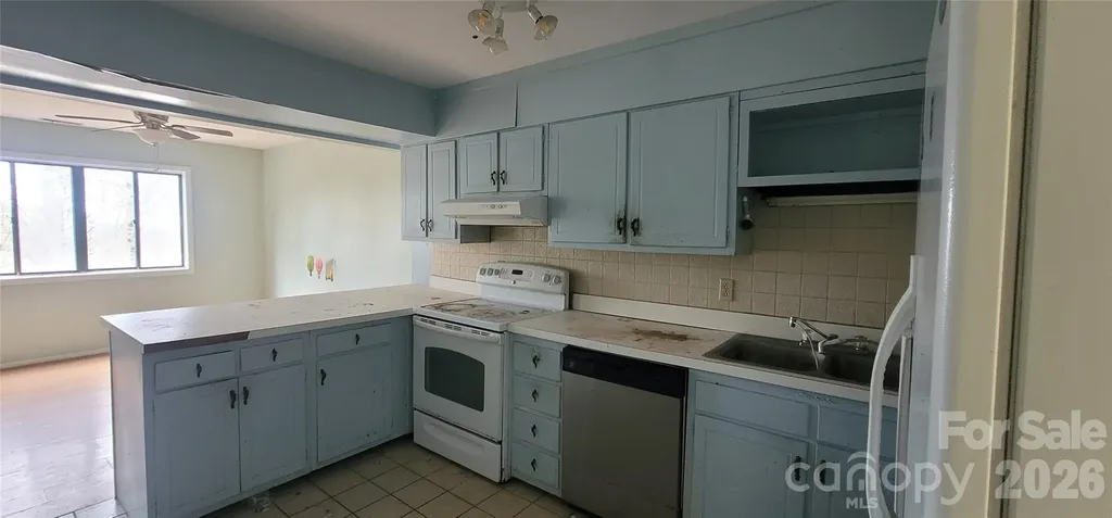 7882 Kinglet Road Connelly Springs NC 28612