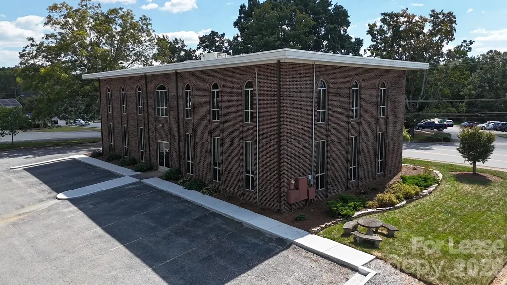 375 10th Avenue Drive NE Hickory NC 28601