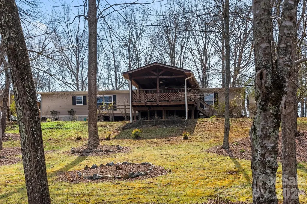 18 Henry White Lane Leicester NC 28748