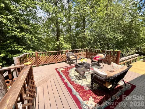 18 Henry White Lane Leicester NC 28748