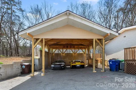 18 Henry White Lane Leicester NC 28748