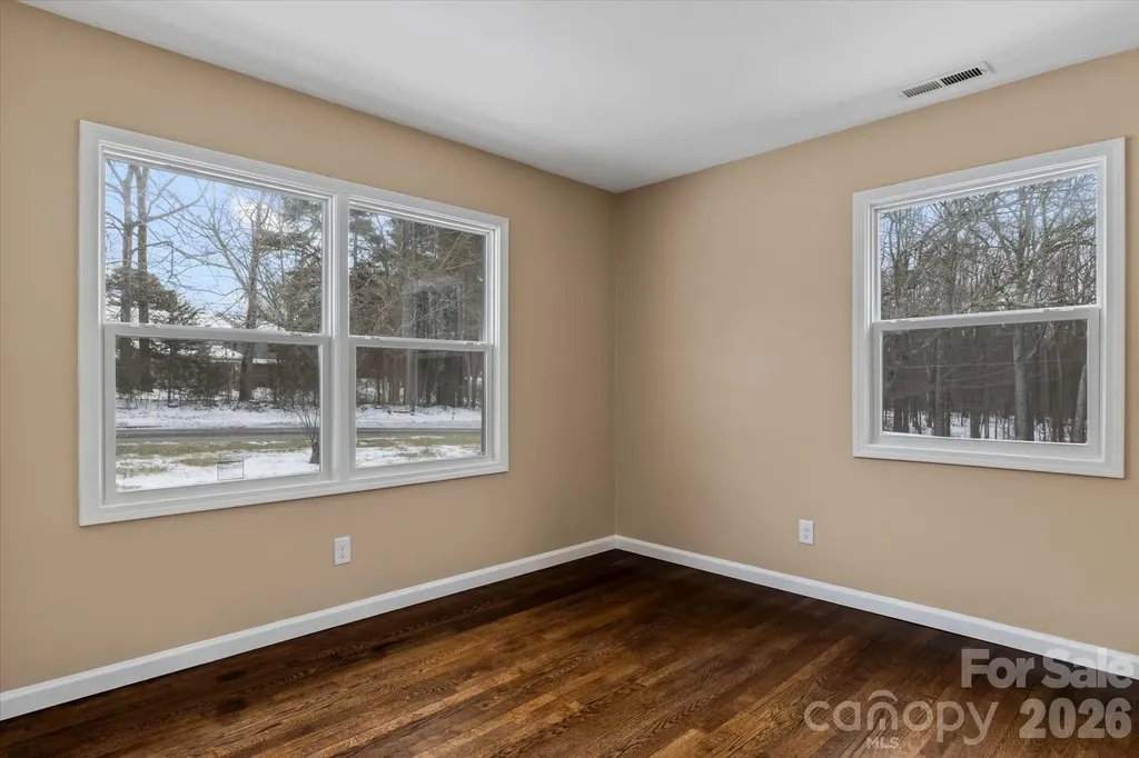1090 Shalimar Drive Winston Salem NC 27107