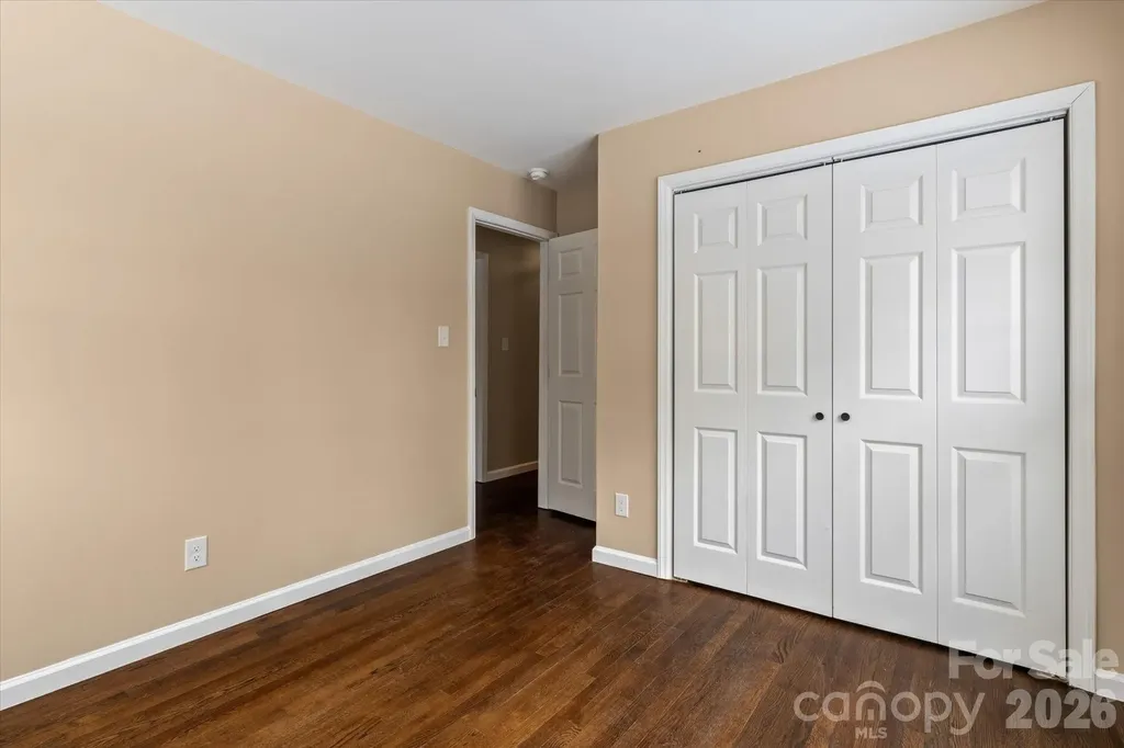 1090 Shalimar Drive Winston Salem NC 27107