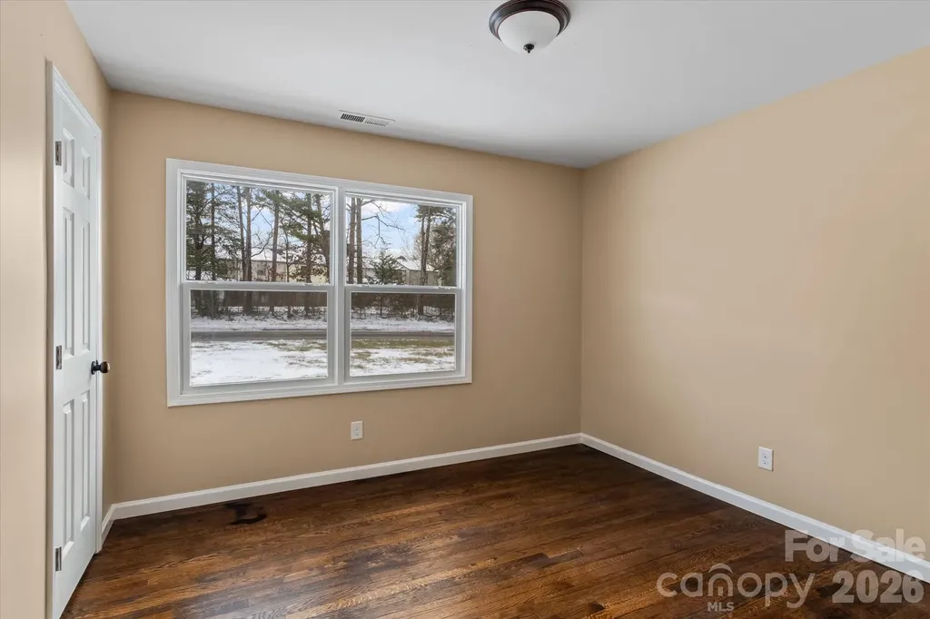 1090 Shalimar Drive Winston Salem NC 27107