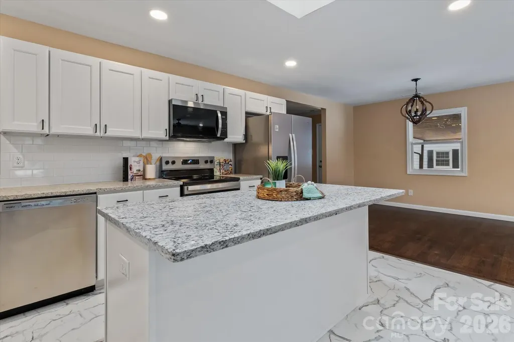 1090 Shalimar Drive Winston Salem NC 27107