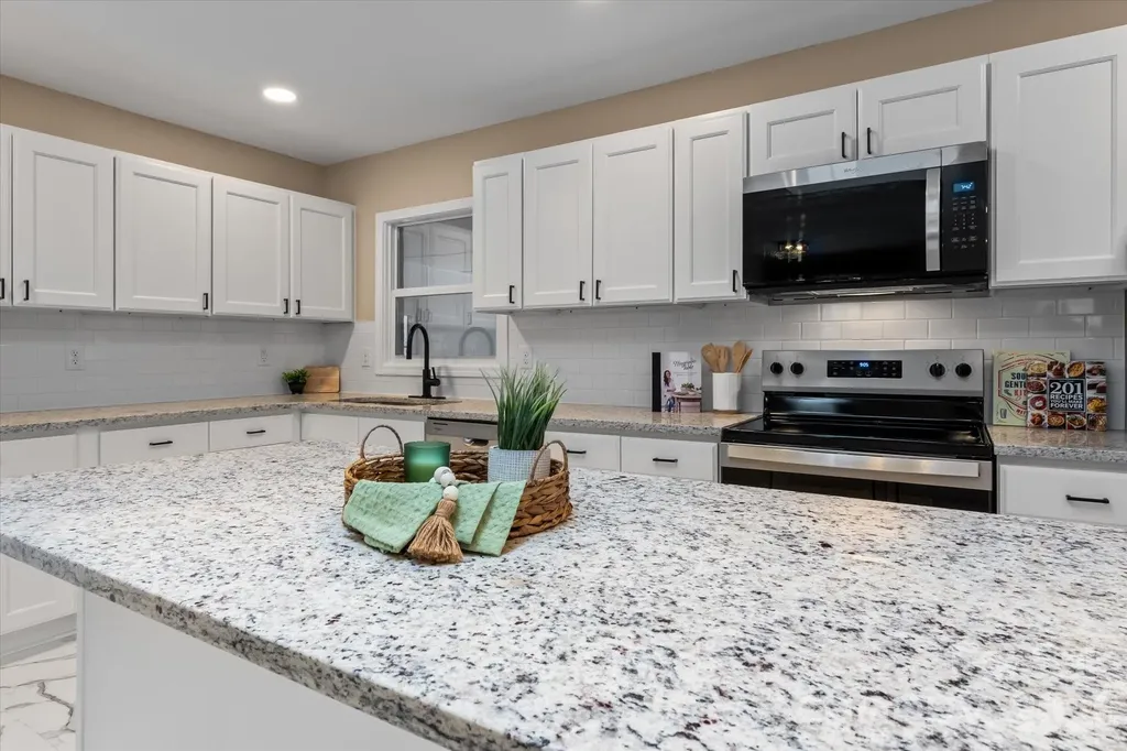 1090 Shalimar Drive Winston Salem NC 27107
