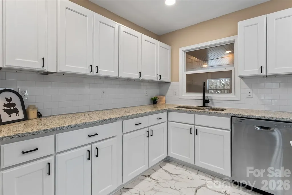 1090 Shalimar Drive Winston Salem NC 27107