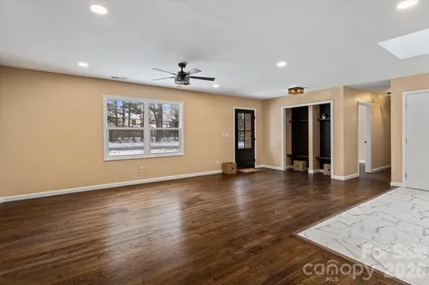 1090 Shalimar Drive Winston Salem NC 27107