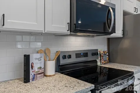 1090 Shalimar Drive Winston Salem NC 27107