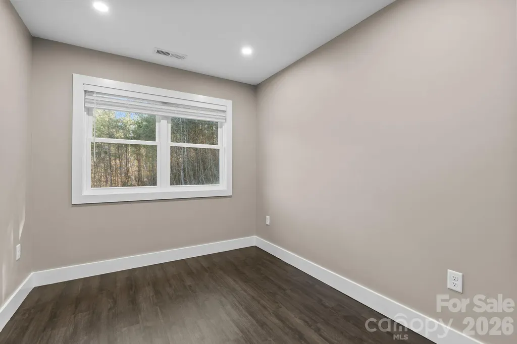 115 Nader Avenue Weaverville NC 28787