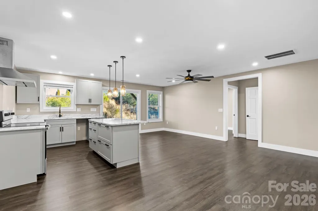 115 Nader Avenue Weaverville NC 28787