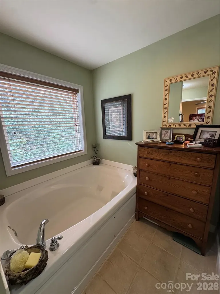128 Hillcrest Road Newland NC 28657