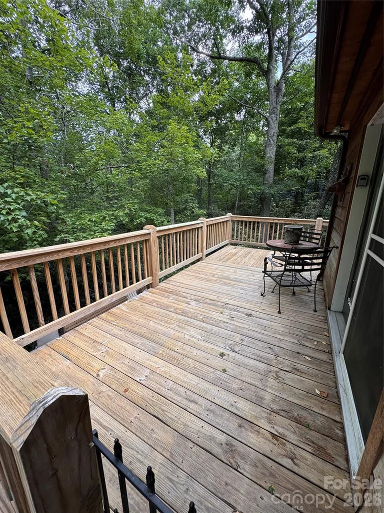 128 Hillcrest Road Newland NC 28657