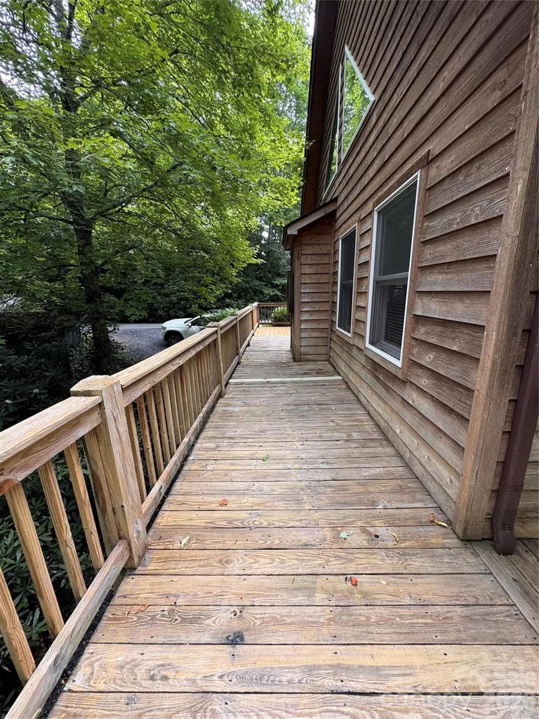 128 Hillcrest Road Newland NC 28657