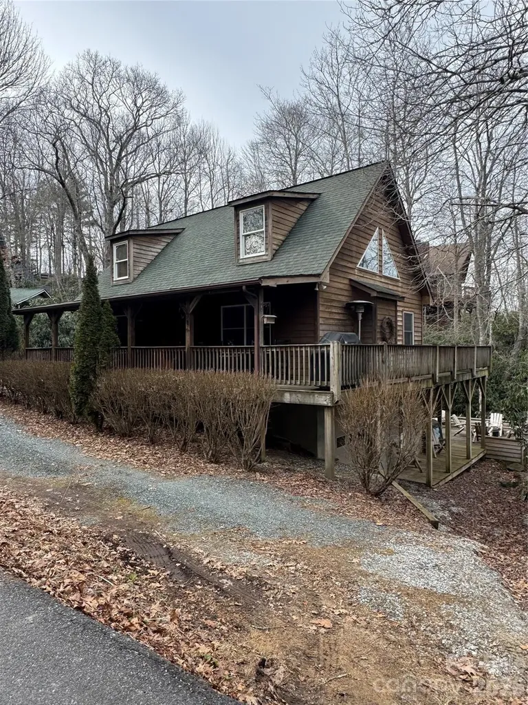 128 Hillcrest Road Newland NC 28657
