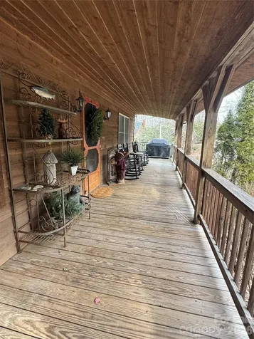 128 Hillcrest Road Newland NC 28657