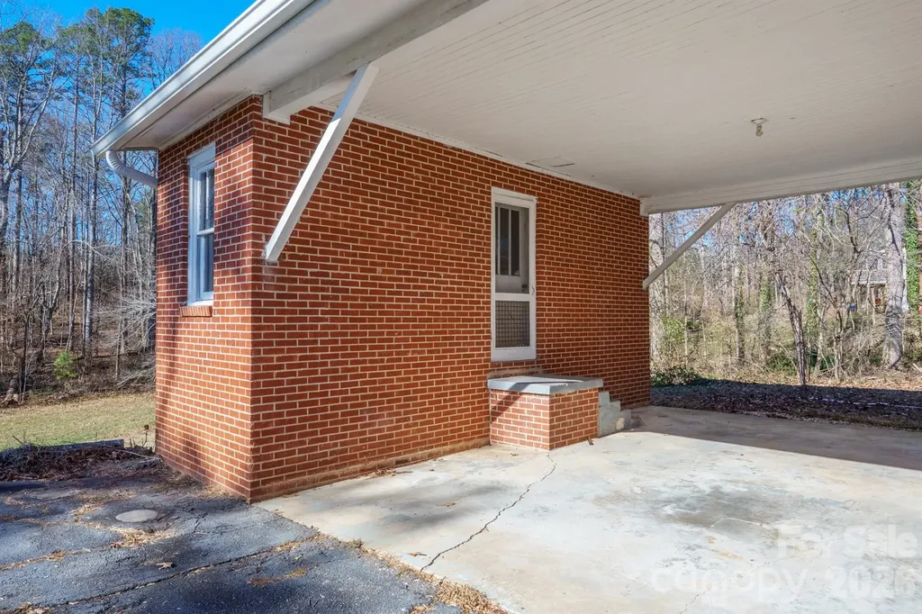 6264 Us 221 Highway S Marion NC 28752