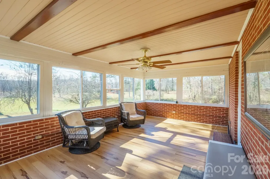 6264 Us 221 Highway S Marion NC 28752