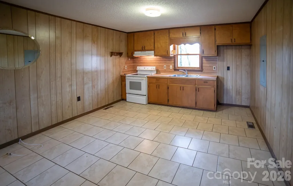 7340 Downs Avenue Connelly Springs NC 28612