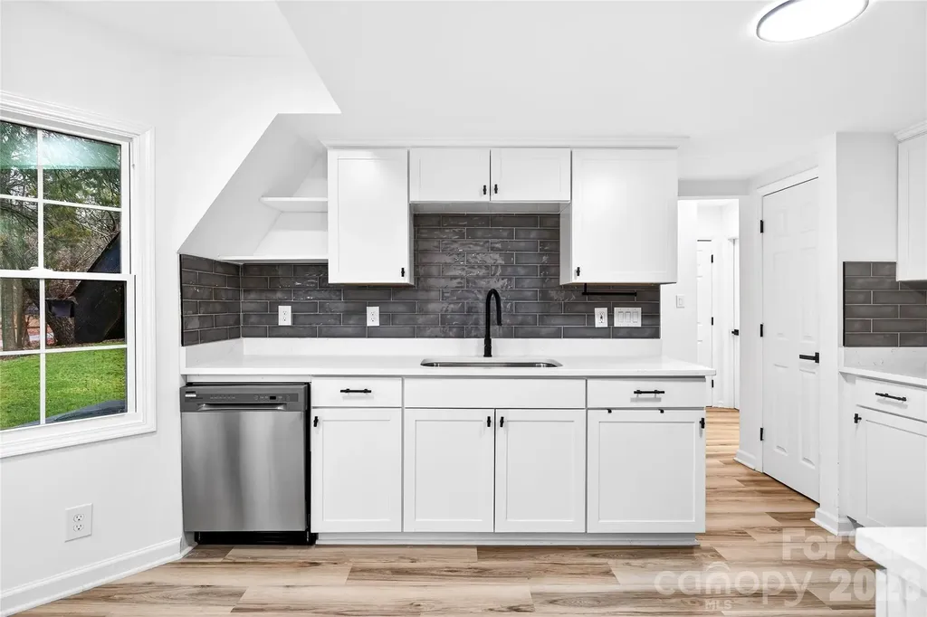 10054 Four Mile Creek Road Charlotte NC 28277
