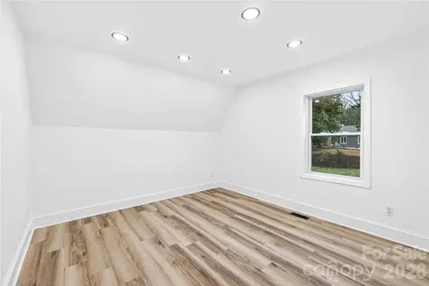 10054 Four Mile Creek Road Charlotte NC 28277