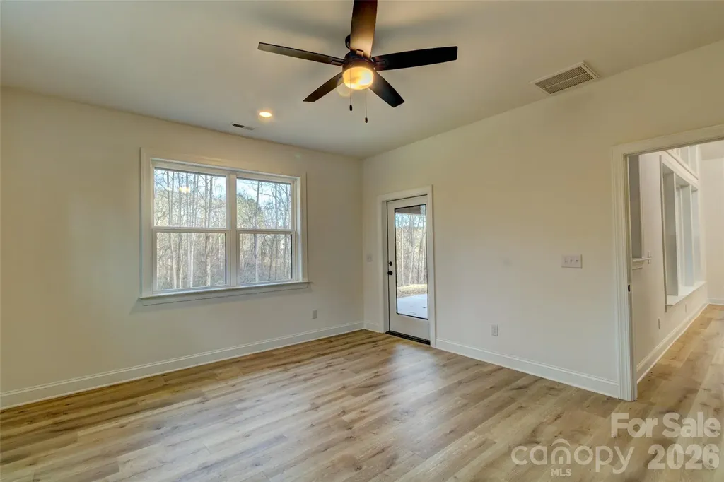 1041 Harrogate Drive Bessemer City NC 28016