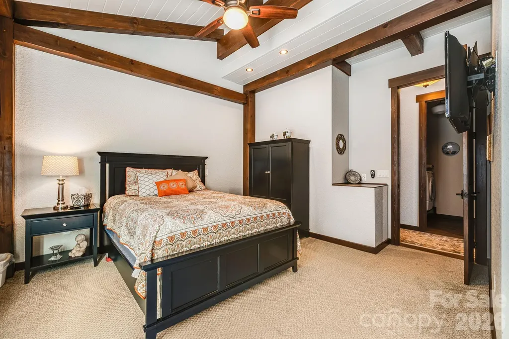 2223 Scarlet Ridge Sylva NC 28779