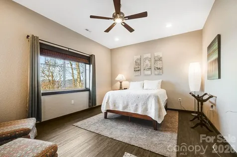2223 Scarlet Ridge Sylva NC 28779