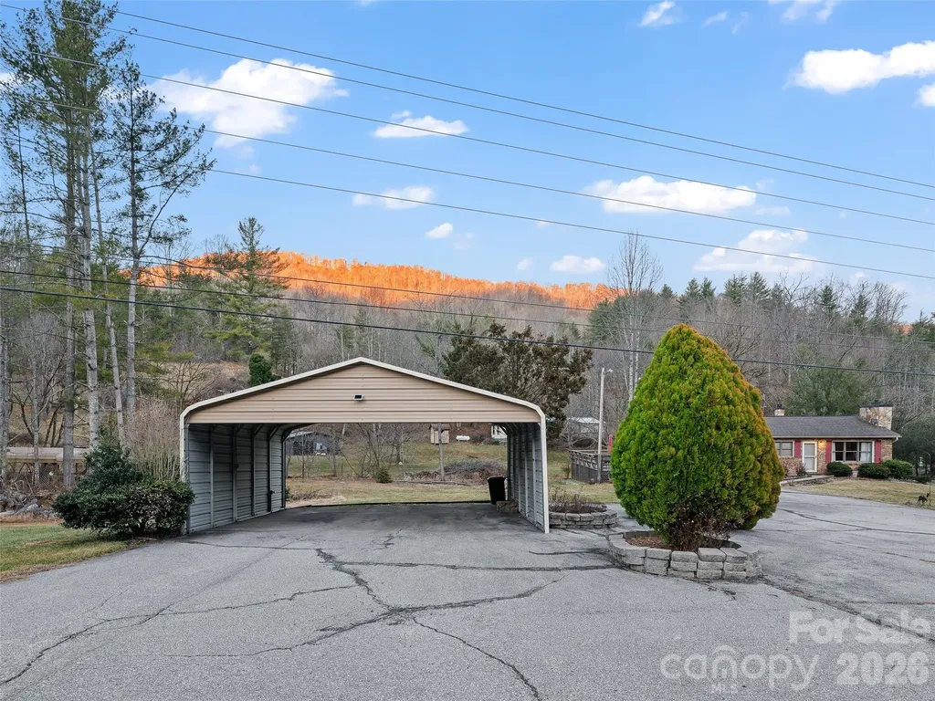 1280 Hamburg Road Bakersville NC 28705