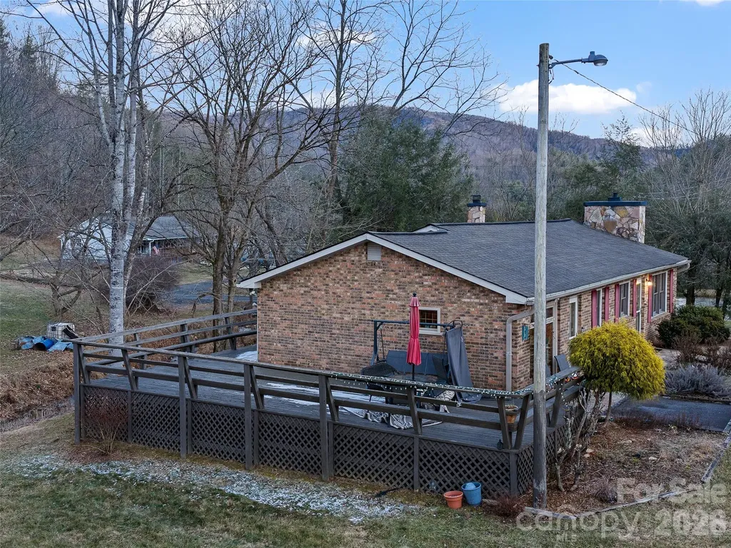 1280 Hamburg Road Bakersville NC 28705