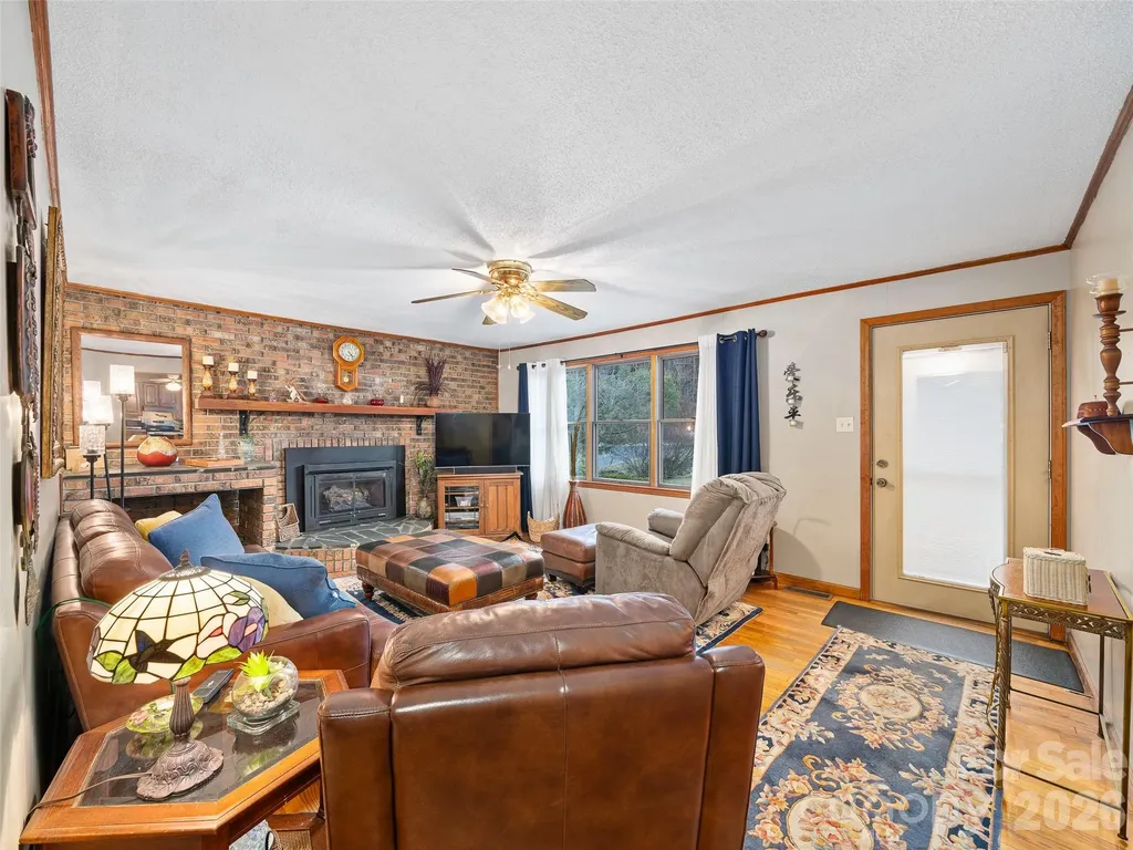 1280 Hamburg Road Bakersville NC 28705