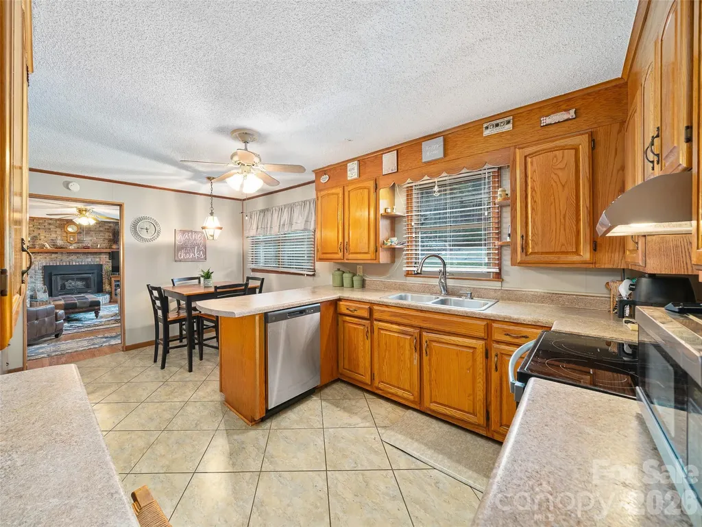 1280 Hamburg Road Bakersville NC 28705