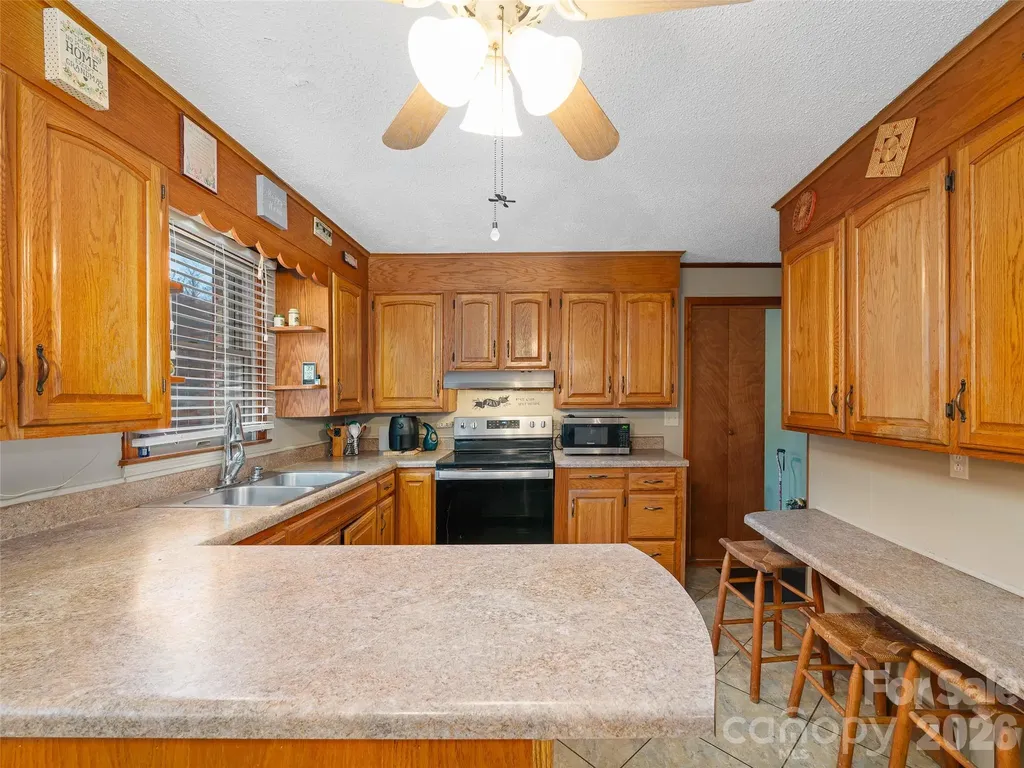 1280 Hamburg Road Bakersville NC 28705