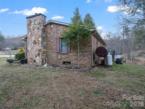 1280 Hamburg Road Bakersville NC 28705