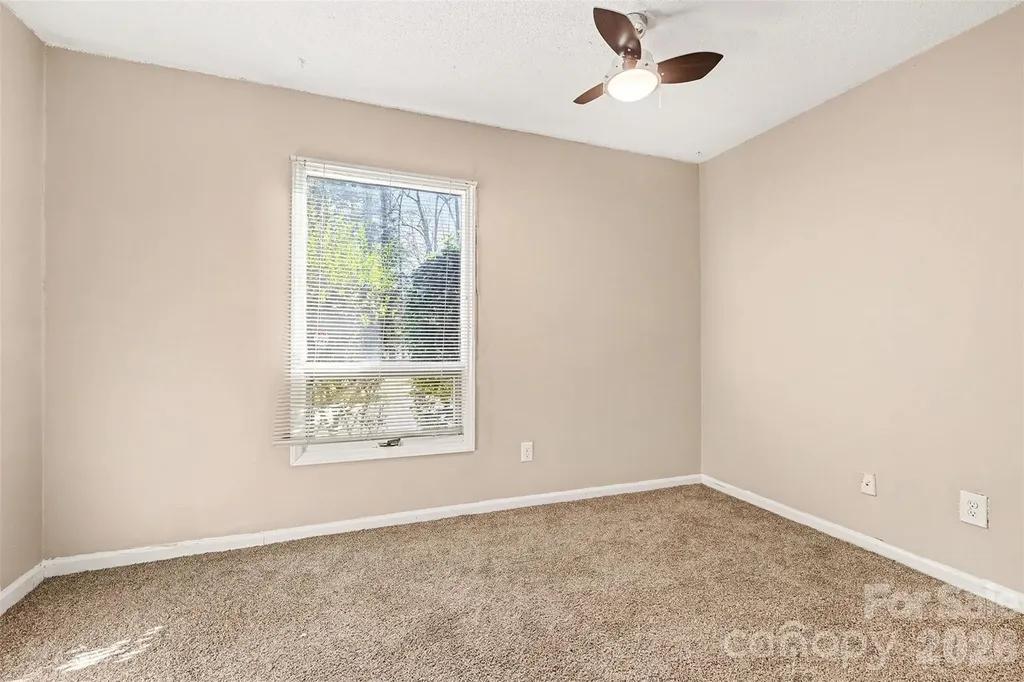 6102 Honeysuckle Lane Charlotte NC 28212