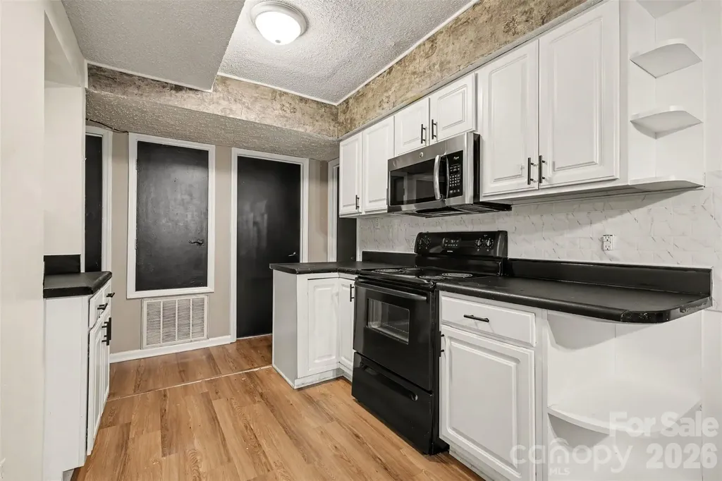 6102 Honeysuckle Lane Charlotte NC 28212