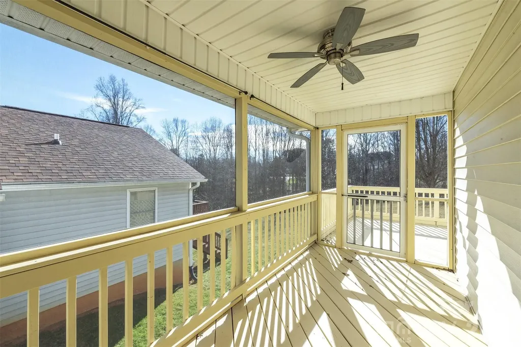 115 Creeks End Circle Mills River NC 28759