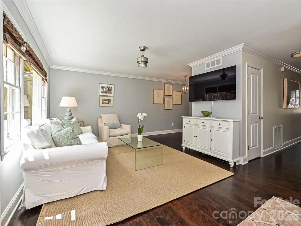 4611 Hedgemore Drive Charlotte NC 28209