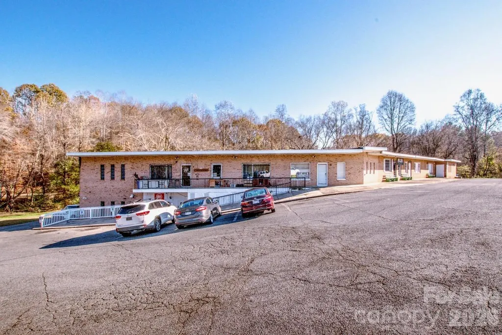 2327 Shelton Avenue Statesville NC 28677