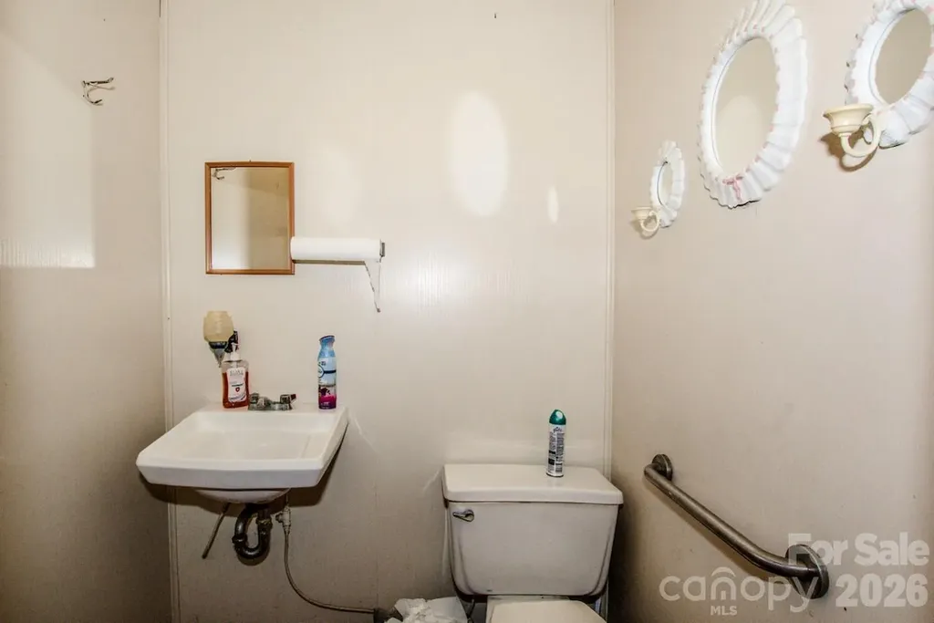 2327 Shelton Avenue Statesville NC 28677