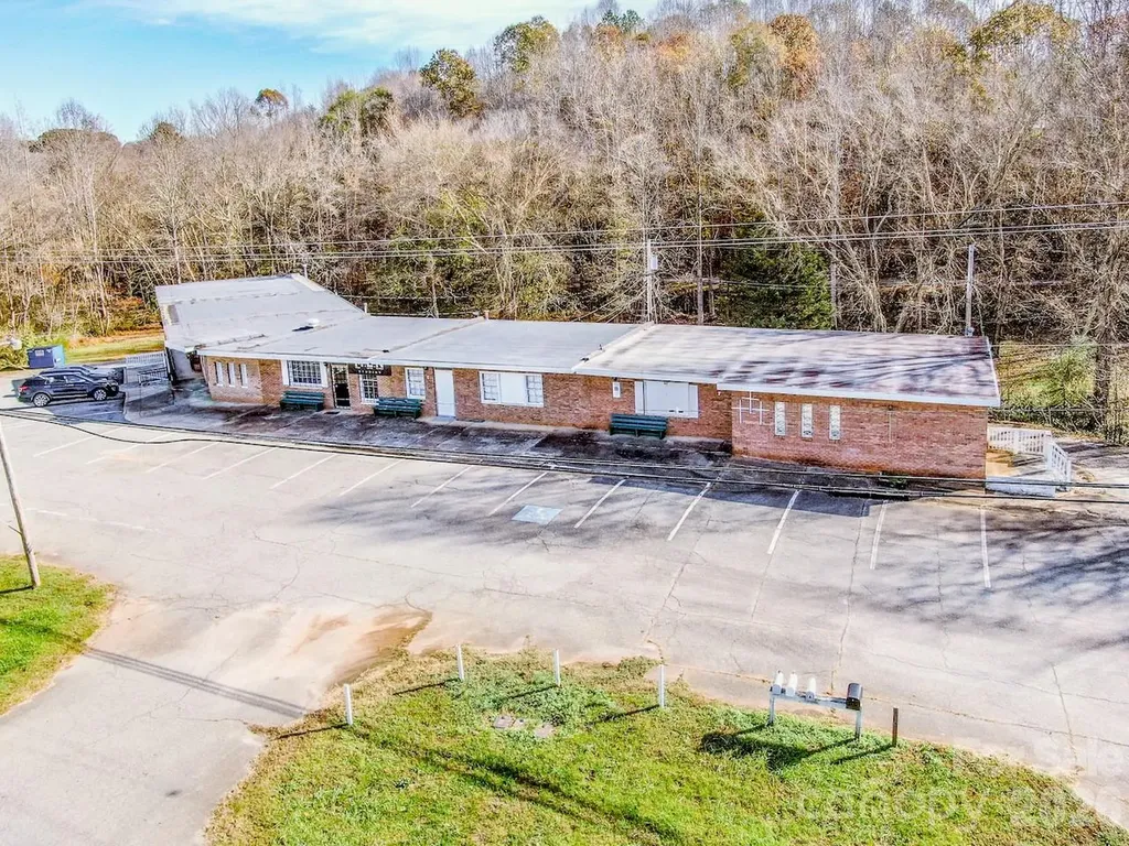 2327 Shelton Avenue Statesville NC 28677